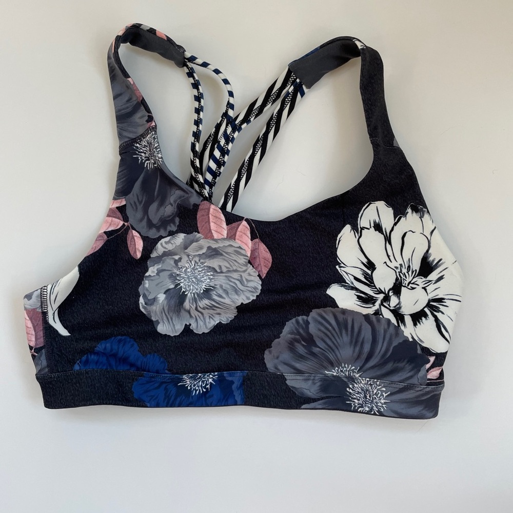 Adorable sports bra!